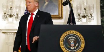 El presidente Donald Trump tras finalizar un discurso sobre el cierre parcial del gobierno en la Casa Blanca, Washington, 19 de enero de 2019. Foto: Alex Brandon / AP.