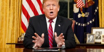 El presidente Donald Trump da un discurso en la Oficina Oval de la Casa Blanca, el martes 8 de enero de 2019, en Washington. Foto: Carlos Barria / Pool Photo vía AP.