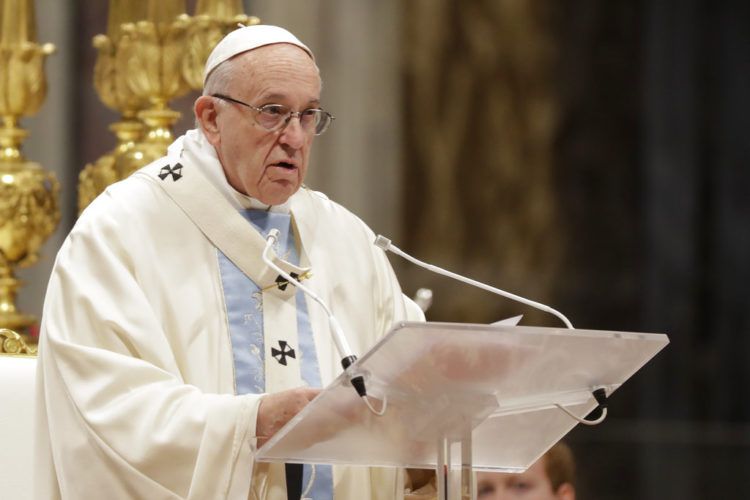 El papa Francisco durante la homilía de la misa de Año Nuevo, en la basílica de San Pedro, en el Vaticano, el 1 de enero de 2019. Foto: Andrew Medichini / AP.