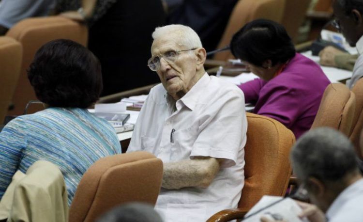 José Ramón Fernández en una foto tomada en 2010 en la Asamblea Nacional del Poder Popular. Foto: Javier Galeano/AP.