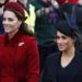 En esta foto del 25 de diciembre del 2018, Kate, la duquesa de Cambridge, a la izquierda, y Meghan, la duquesa de Sussex, llegan al servicio de Navidad en la Iglesia Santa María Magdalena en Sandringham, en Norfolk, Inglaterra. La prensa británica exhortó el martes 29 de enero del 2019 a los usuarios de redes sociales a bajar el tono de las críticas inapropiadas contra Meghan y Kate. (AP Foto/Frank Augstein, Archivo)