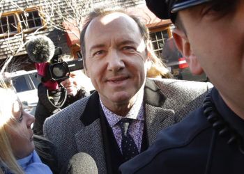 Kevin Spacey llega al Tribunal de Distrito de Nantucket , Massachusetts, para responder a un cargo de abuso sexual, el lunes 7 de enero del 2019. Foto: Steven Senne / AP.