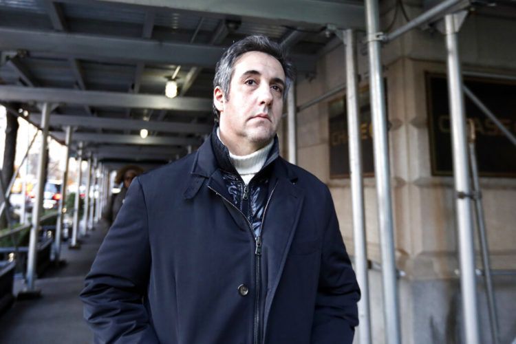 Michael Cohen, ex abogado del presidente Donald Trump, sale de su apartamento en Nueva York en diciembre de 2018. Foto: Richard Drew / AP / Archivo.