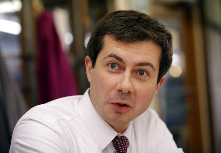 Pete Buttigieg, alcalde de South Bend, Indiana, quien acaba de anunciar intenciones de postularse a la presidencia, en foto tomada el 10 de enero del 2019 en South Bend. Foto: Nam Y. Huh / AP.