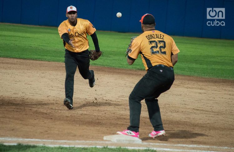 Villa Clara necesitará precisión defensiva, oportunidad con el madero y un trabajo fino de sus lanzadores si desean superar a los Leñadores en la final de la Serie 58. Foto: Otmaro Rodríguez