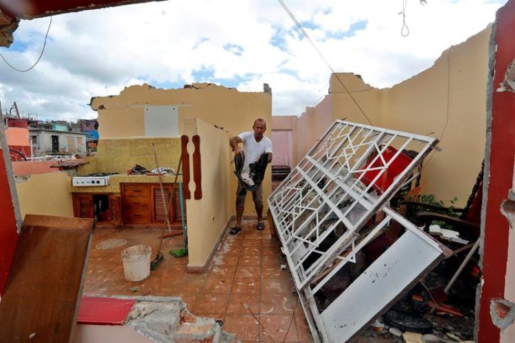 Daños provocados por el tornado del 27 de enero de 2019. Foto: EFE.