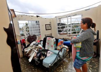 Damnificados por el intenso tornado del 27 de enero de 2019 en La Habana. Foto: EFE.