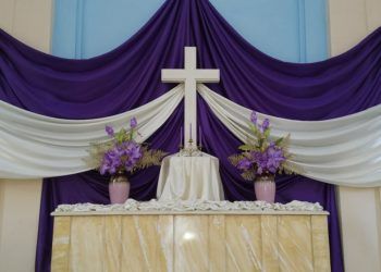 Altar de la iglesia de 25 y K.