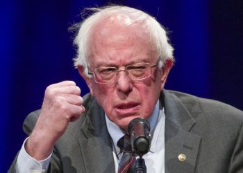 El senador Bernie Sanders, independiente por Vermont, habla sobre su nuevo libro "Where We Go From Here: Two Years in the Resistance'" en la George Washington University, en Washington, 27 de noviembre de 2018. Foto: Alex Brandon / AP.