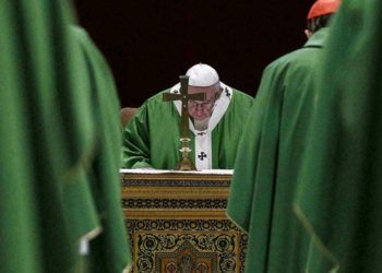 El Papa Francisco oficia una misa en el Vaticano el 24 de febrero de 2019, en la clausura de la cumbre extraordinaria sobre abusos sexuales en la Iglesia. Foto: Giuseppe Lami / Pool vía AP.