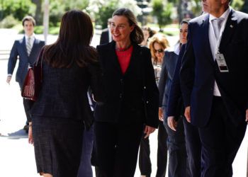 La alta representante de la Unión Europea para Asuntos Exteriores y Política de Seguridad, Federica Mogherini, llega a la reunión inaugural del Grupo de Contacto Internacional sobre Venezuela, en Montevideo, Uruguay, el jueves 7 de febrero de 2019. Foto: Matilde Campodonico / AP.