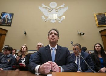 Michael Cohen, ex abogado personal de Donald Trump, al finalizar su día de testimonio ante la Comisión para la Supervisión y Reforma del Gobierno de la Cámara de Representantes el miércoles 27 de febrero de 2019 en Washington. Foto: J. Scott Applewhite / AP / Archivo.