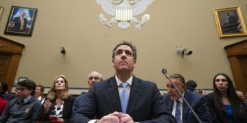 Michael Cohen, ex abogado personal de Donald Trump, al finalizar su día de testimonio ante la Comisión para la Supervisión y Reforma del Gobierno de la Cámara de Representantes el miércoles 27 de febrero de 2019 en Washington. Foto: J. Scott Applewhite / AP / Archivo.