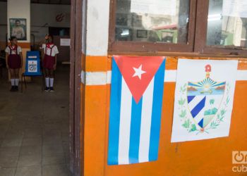 Votación en un colegio electoral de La Habana durante el referendo sobre la nueva Constitución cubana, el 24 de febrero de 2019. Foto: Otmaro Rodríguez.