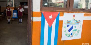 Votación en un colegio electoral de La Habana durante el referendo sobre la nueva Constitución cubana, el 24 de febrero de 2019. Foto: Otmaro Rodríguez.