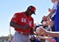 Yasiel Puig fue recibido como una estrella por miles de fanáticos de los Dodgers . Foto: Cincinnati Reds