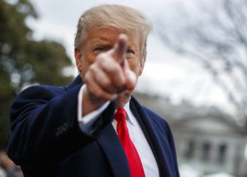 El presidente Donald Trump habla con la prensa antes de abordar el Marine One en la Casa Blanca el viernes 22 de marzo de 2019 en Washington. Foto: Evan Vucci / AP.