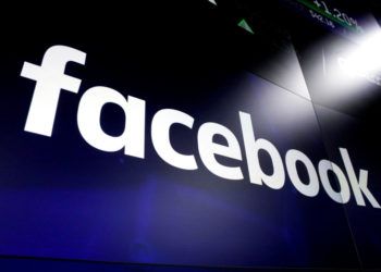 Imagen del logo de Facebook en las pantallas de la Bolsa de Valores de Nueva York. Foto: Richard Drew / AP / Archivo.