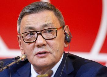 ARCHIVO - En esta foto del sábado 3 de noviembre de 2018, el presidente de la Asociación Internacional de Boxeo Amateur, Gafur Rakhimov, da una rueda de prensa en Moscú, Rusia. (AP Foto/Alexander Zemlianichenko)