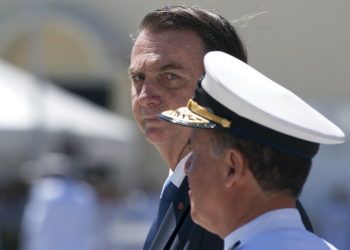 El presidente de Brasil, Jair Bolsonaro, asiste a una ceremonia por el 211 aniversario del Cuerpo de la Armada Brasileña en Río de Janeiro, el jueves 7 de marzo de 2019. Foto: Leo Correa / AP.