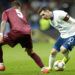 El delantero argentino Lionel Messi (derecha) domina el balón ante la marca del venezolano Junior Moreno durante un partido amistos en Madrid, España, el viernes 22 de marzo de 2019. Foto: Bernat Armangue / AP.