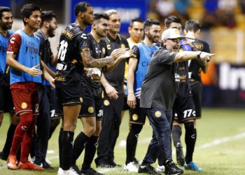 Diego Armando Maradona durante un partido de su equipo Dorados de Sinaloa en el torneo de ascenso de México, en septiembre de 2018. Foto: Eduardo Verdugo / AP / Archivo.