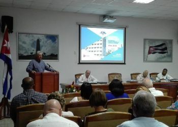 El presidente cubano, Miguel Díaz-Canel interviene en la Asamblea de Balance del Mincex. Foto: Leticia Martínez en Twitter.