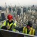 Obreros trabajan en el observatorio de Hudson Yards, el proyecto que está cambiando la fisonomía de Nueva York. Foto del 8 de marzo del 2019. Foto: Mark Lennihan / AP.