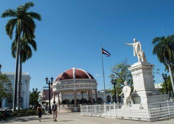 Parque José Martí, en Cienfuegos. Foto: Otmaro Rodríguez.