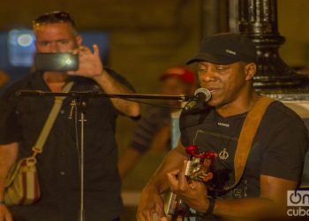 Tony Ávila en el Festival de la Trova "Pepe Sánchez" 2019 en Santiago de Cuba. Foto: Frank Lahera Ocallaghan.