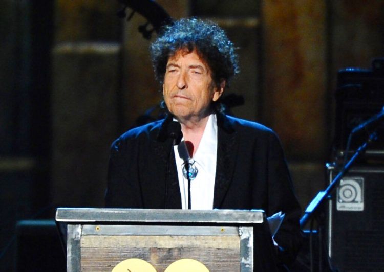 Bob Dylan acepta el premio Persona del Año 2015 de MusiCares en Los Ángeles, el 6 de febrero de 2015. Foto: Vince Bucci / Invision / AP.