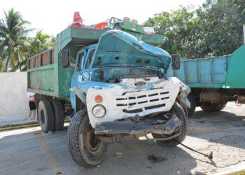 Camión accidentado en la provincia cubana de Ciego de Ávila, el 1 de abril de 2019. Foto: Periódico Invasor / Facebook.