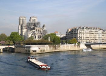 Notre Dame el miércoles 17 de abril de 2019 en París. Foto: François Mori / AP.