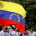 El líder de la oposición de Venezuela y autoproclamado presidente interino, Juan Guaidó, habla durante un mitin en Caracas, el lunes 1 de abril de 2019. Foto: Natacha Pisarenko / AP.