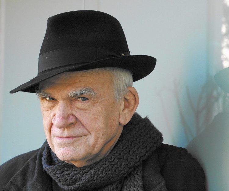 A sus 90 años no solo los amantes de su literatura lo celebran. Kundera ha sido un autor muy influyente y llamativo, por su obra y también su vida.