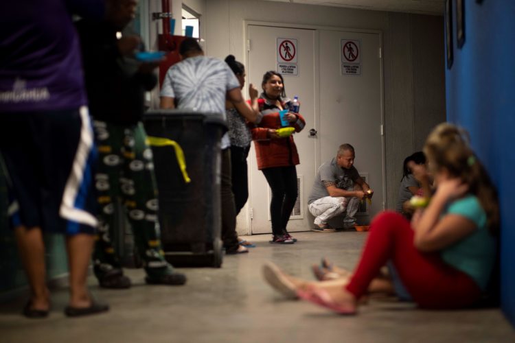 Migrantes cubanos el pasado 23 de marzo de 2019, en un albergue de la fronteriza Ciudad Juárez, en el estado de Chihuahua (México). Foto: Alejandro Bringas / EFE.