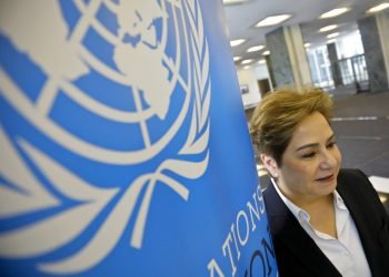 En imagen del 29 de marzo de 2019, la mexicana Patricia Espinosa, secretaria ejecutiva de la Convención Marco de Naciones Unidas sobre Cambio Climático, posa para las cámaras en la sede de la ONU. Foto: Bebeto Matthews / AP.