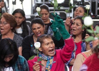 Trabajadoras domésticas celebran el domingo 31 de marzo de 2019 su inclusión al sector de salud. Foto: Madla Hartz / EFE.