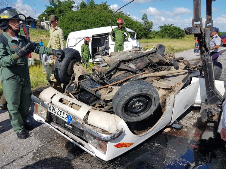 Foto de archivo de auto accidentado en Cuba. Foto: Telecubanacán / Facebook / Archivo.