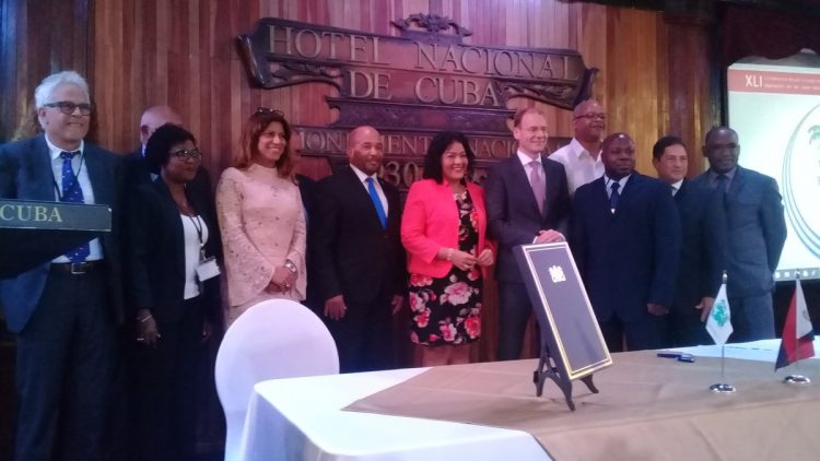 Representantes de algunos de los países miembros de la de la Organización de Aduanas del Caribe (OAC), constituida el 22 de mayo de 2019 en el Hotel Nacional de Cuba, en La Habana. Foto: @Aduana_de_Cuba / Twitter.