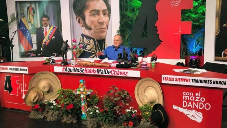 Diosdado Cabello desde el set del programa "Con el mazo dando".