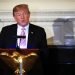 El presidente de Estados Unidos, Donald Trump, ofrece un discurso durante una cena por el Día Nacional de la Oración, en la Casa Blanca, Washington, el 1ro de mayo de 2019. Foto: Manuel Balce Ceneta / AP.