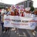 Manifestantes por los derechos de la mujer marchan al Congreso de Alabama para protestar la sanción de una ley que criminaliza el aborto en casi todos los casos, sin excepciones para la violación o el incesto, en Montgomery, Alabama, 19 de mayo de 2019. Foto: Butch Dill / AP / Archivo.