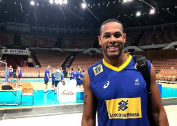 Yoandy Leal en su primer entrenamiento con la selección brasileña. Foto: CBV