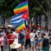 Activistas por los derechos LGBTIQ participan en una marcha este sábado 11 de mayo del 2019 por el Paseo del Prado en La Habana (Cuba). Foto: Ernesto Mastrascusa / EFE.