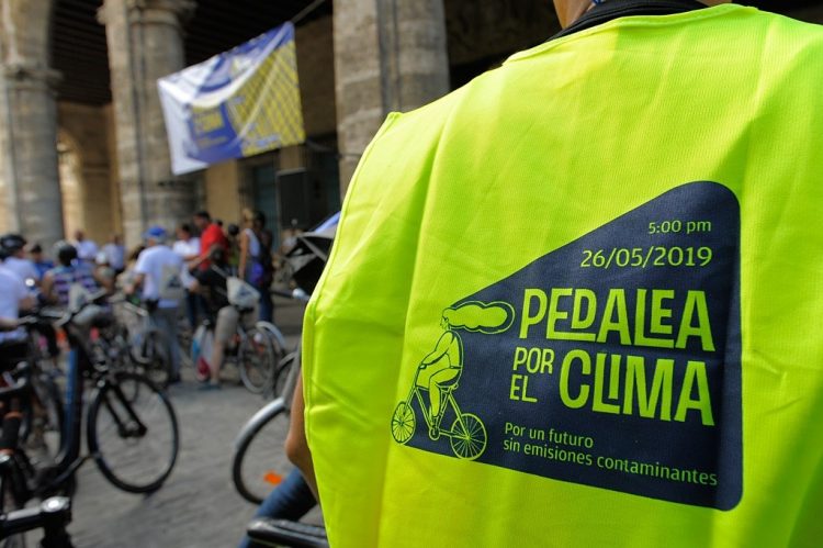 Pedalea por el clima. Foto: Néstor Martí.