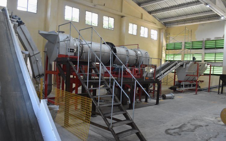 Planta para la producción de cemento de bajo carbono LC3 en Villa Clara, la primera de su tipo en el mundo. Foto: Carlos Rodríguez / Granma.