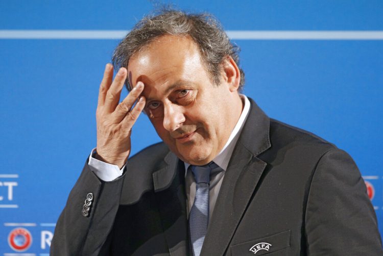 En esta imagen de archivo, tomada el 22 de febrero de 2014, el entonces presidente de la UEFA Michel Platini llega a una conferencia de prensa en Niza, Francia. Foto: Lionel Cironneau / AP / Archivo.