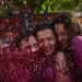 Participantes en la festividad de la Batalla del Vino, en el municipio de Haro, en el norte de España, el sábado 29 de junio de 2019. Foto: Alvaro Barrientos / AP.