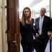 La ex directora de Comunicaciones de la Casa Blanca, Hope Hicks, abandona la sala después de presentarse en Comité Judicial de la Cámara de Representantes en el Capitolio de Washington, el miércoles 19 de junio de 2019. Foto: J. Scott Applewhite/AP.